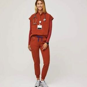 Figs scrubs set auburn